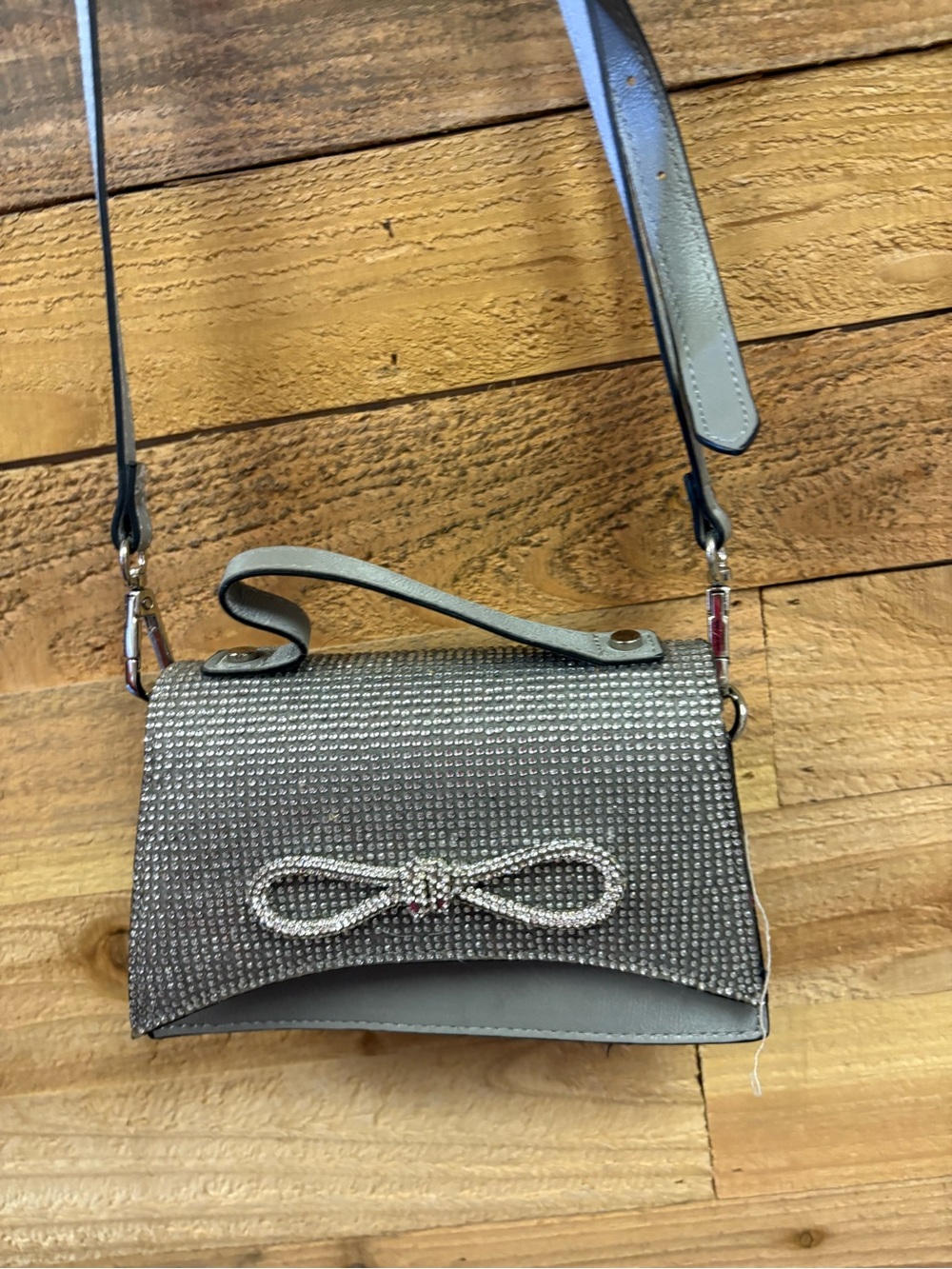 Crystal-Embellished Gray Crossbody Bag with Bow Accent